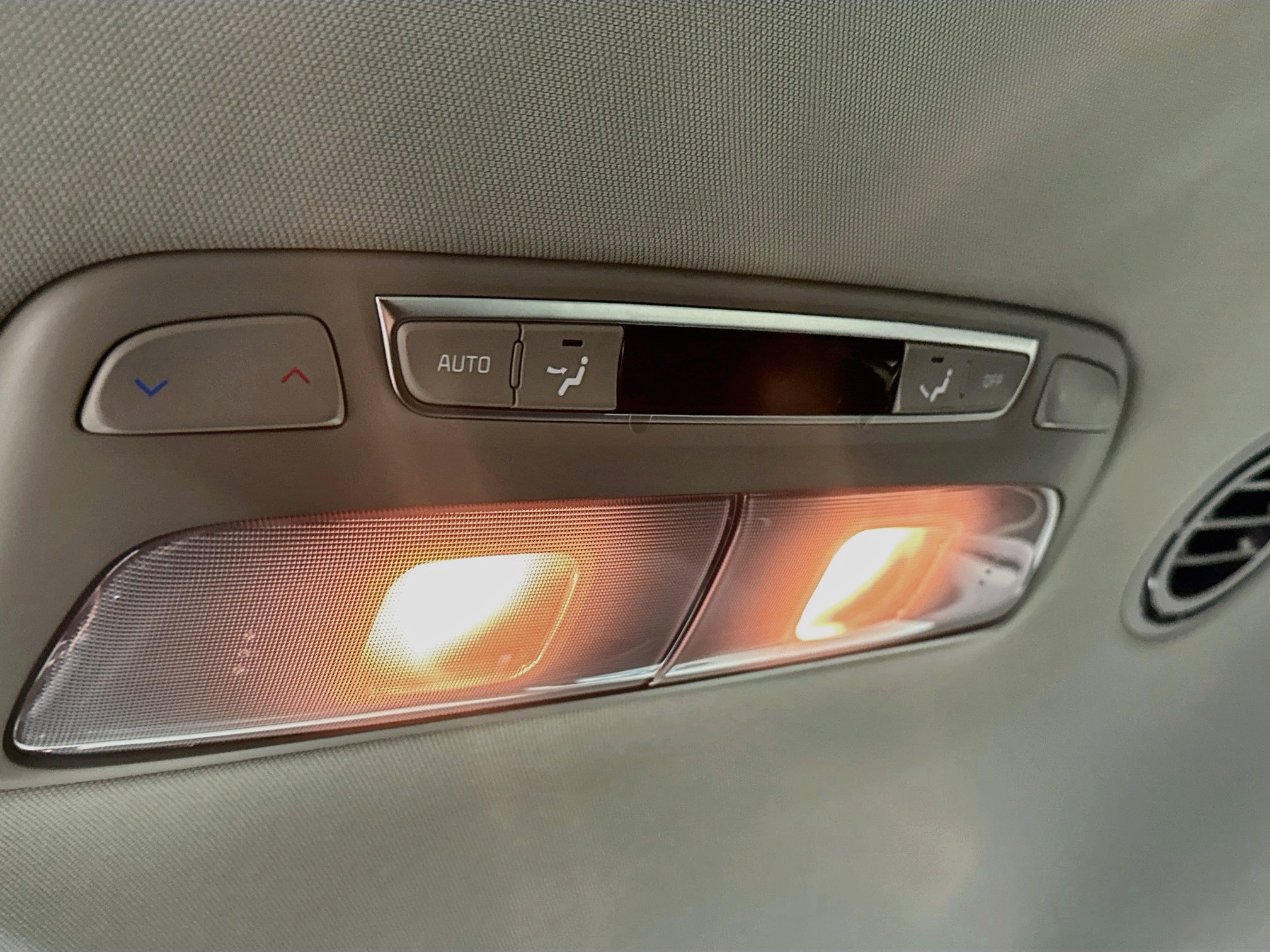 Used 2024 Kia Telluride S FWD image 27