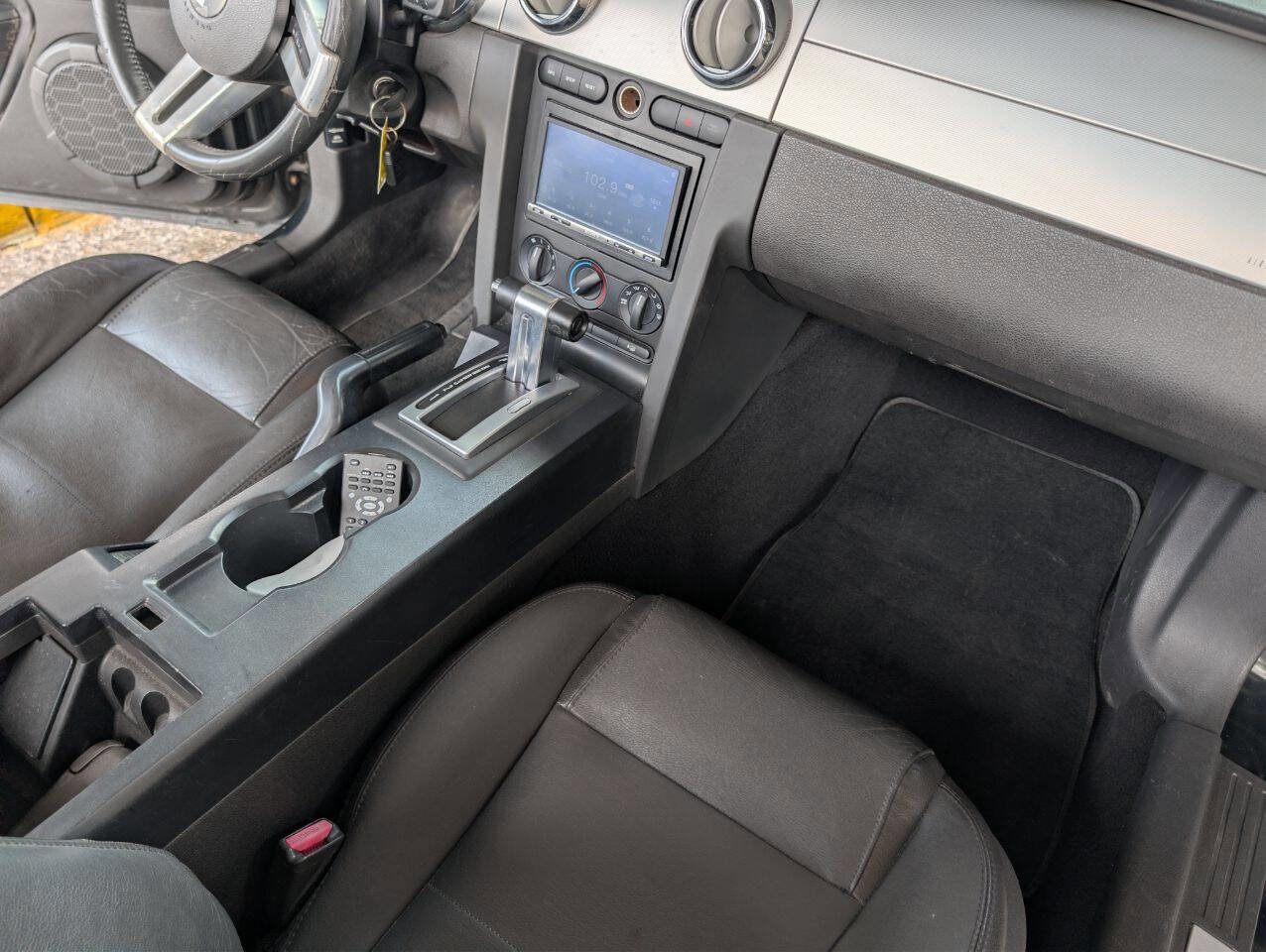 Used 2006 Ford Mustang Convertible RWD image 19