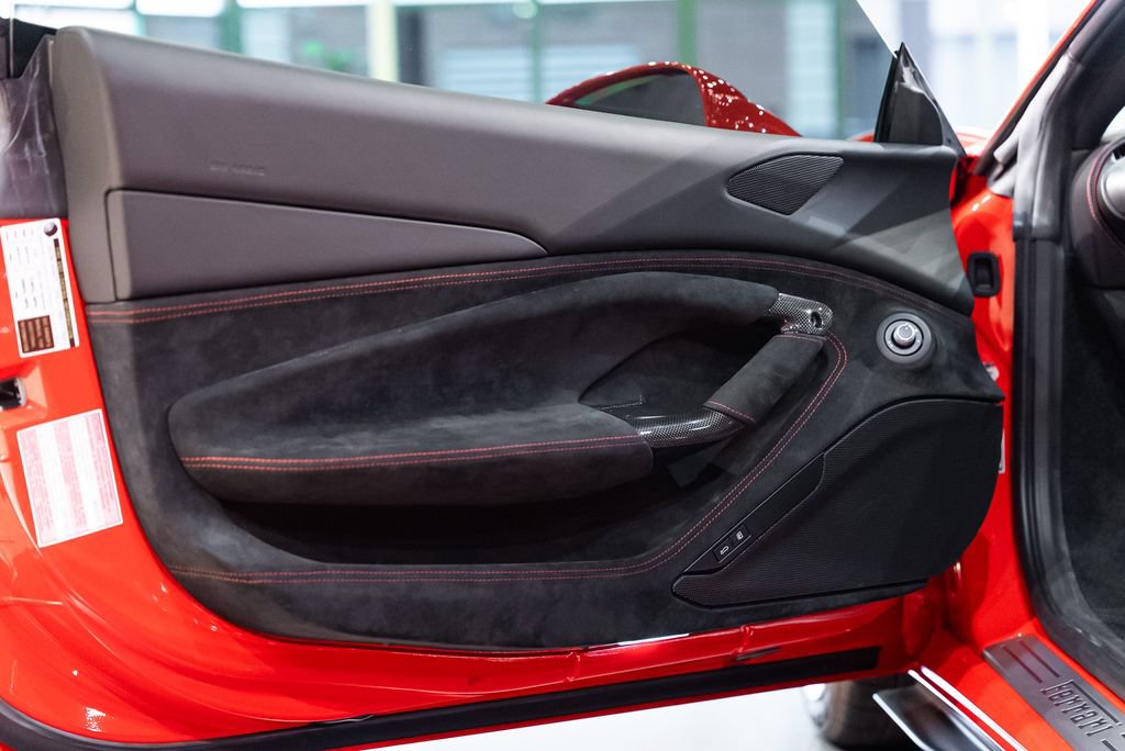Certified 2021 Ferrari F8 Tributo RWD image 24