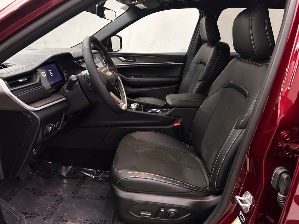 New 2026 Jeep Grand Cherokee L 4WD image 12