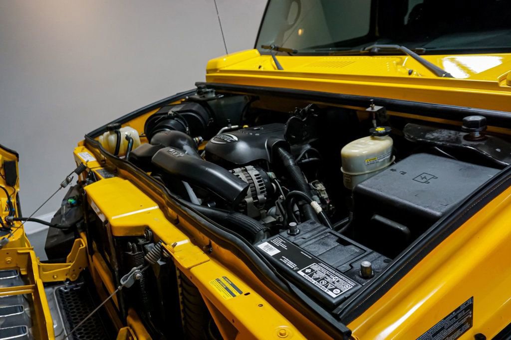 Used 2005 HUMMER H2 w/ Preferred Equipment Group image 16