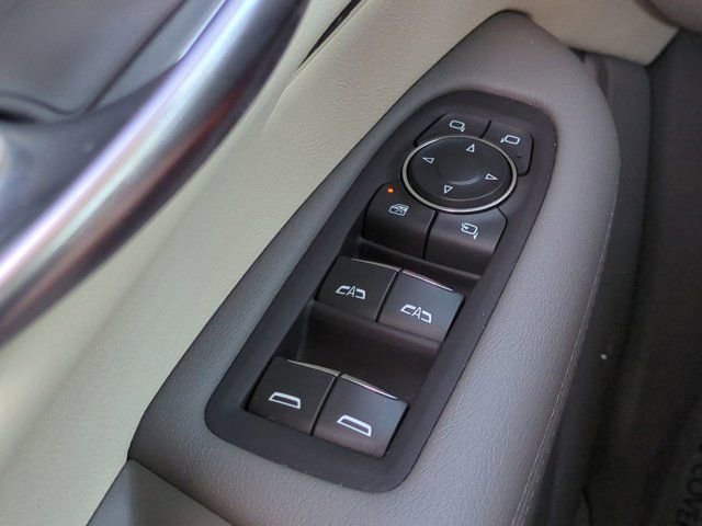 Used 2020 Cadillac XT5 Premium Luxury image 23