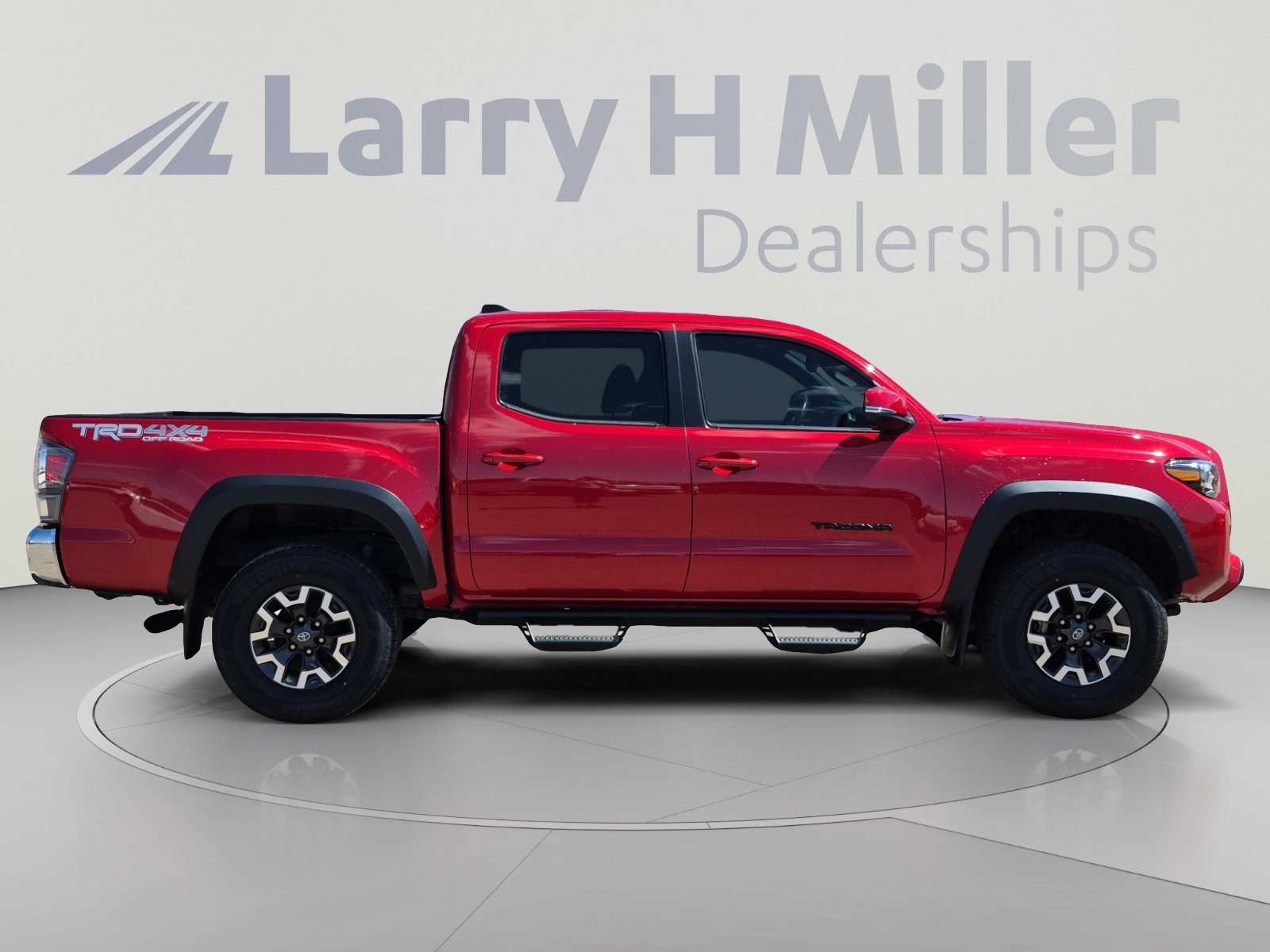 Certified 2023 Toyota Tacoma TRD Off-Road AWD/4WD image 6