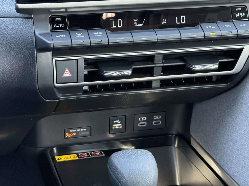 Used 2025 Toyota Camry LE image 17