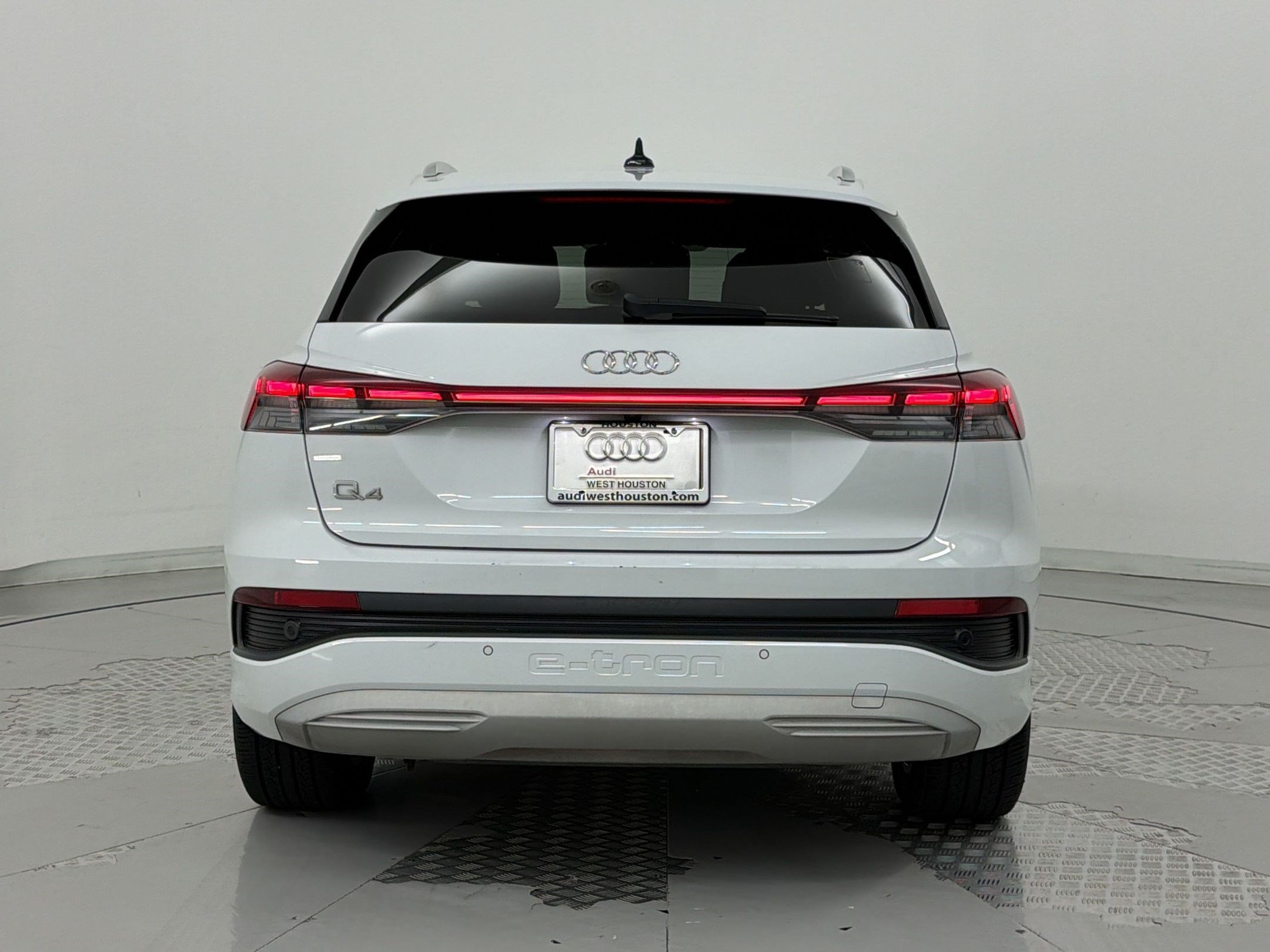 Used 2023 Audi Q4 e-tron Premium Plus w/ Premium Plus RWD image 10