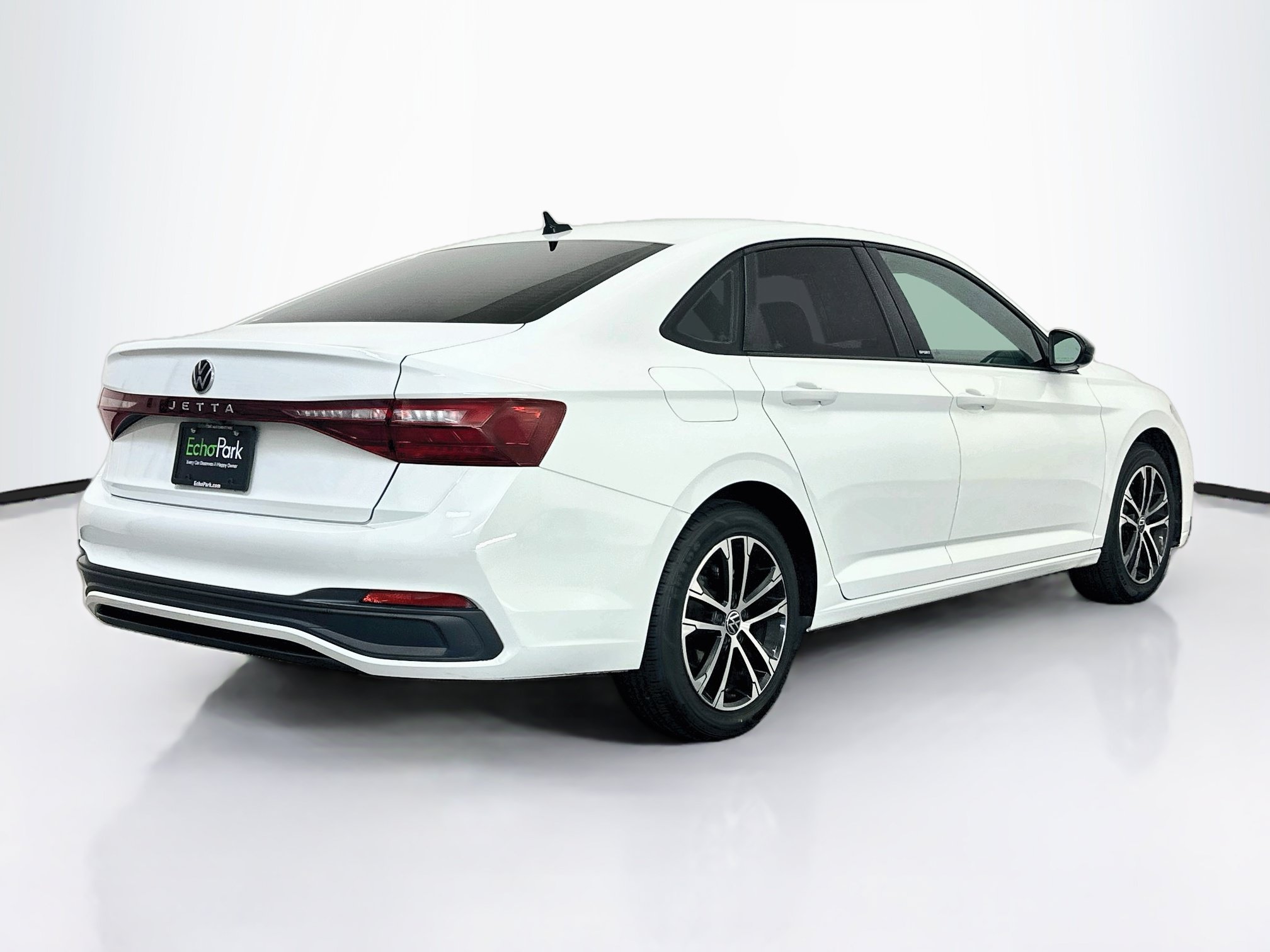 Used 2025 Volkswagen Jetta Sport FWD image 9