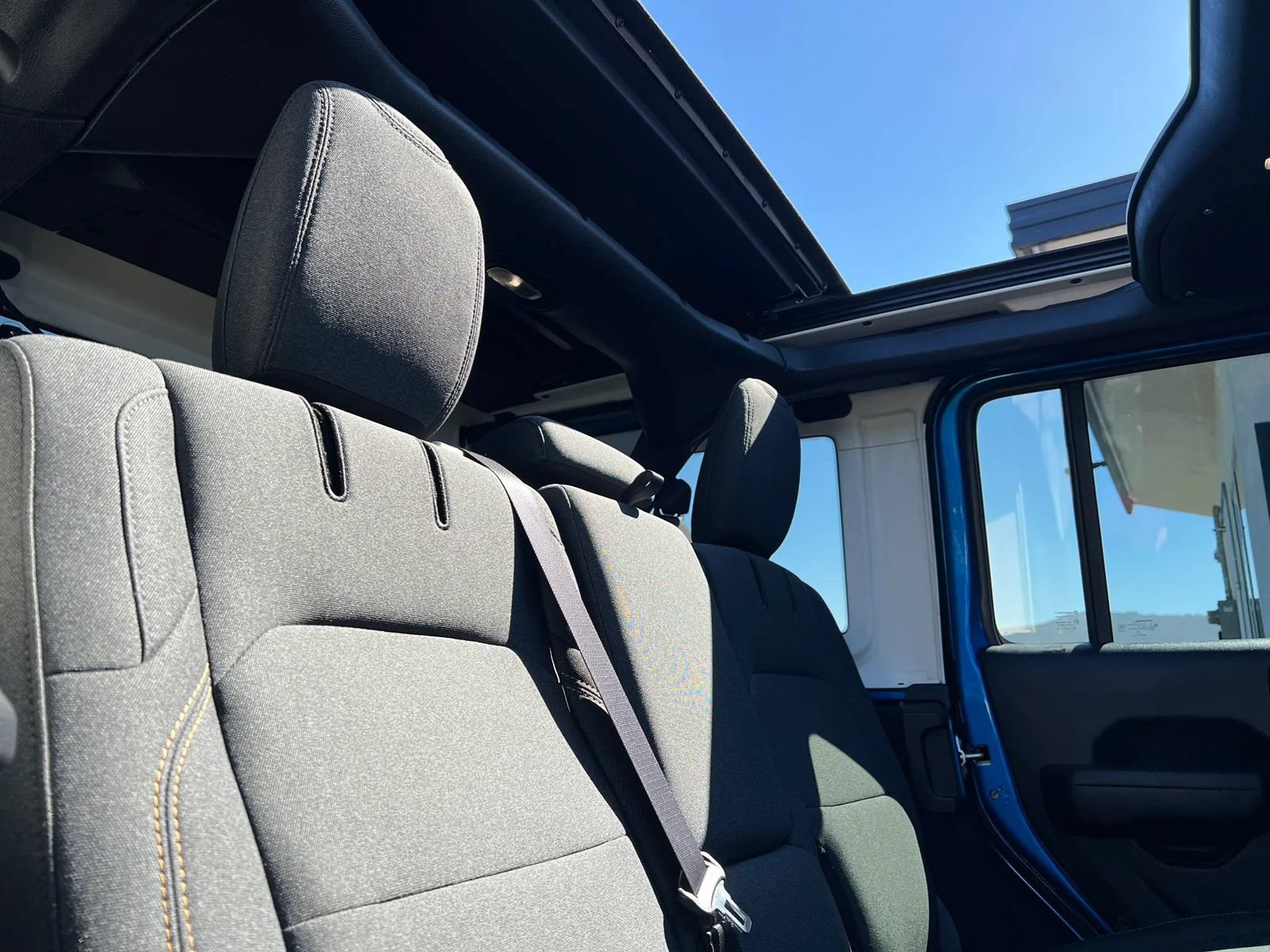 Used 2024 Jeep Wrangler Unlimited AWD/4WD image 35