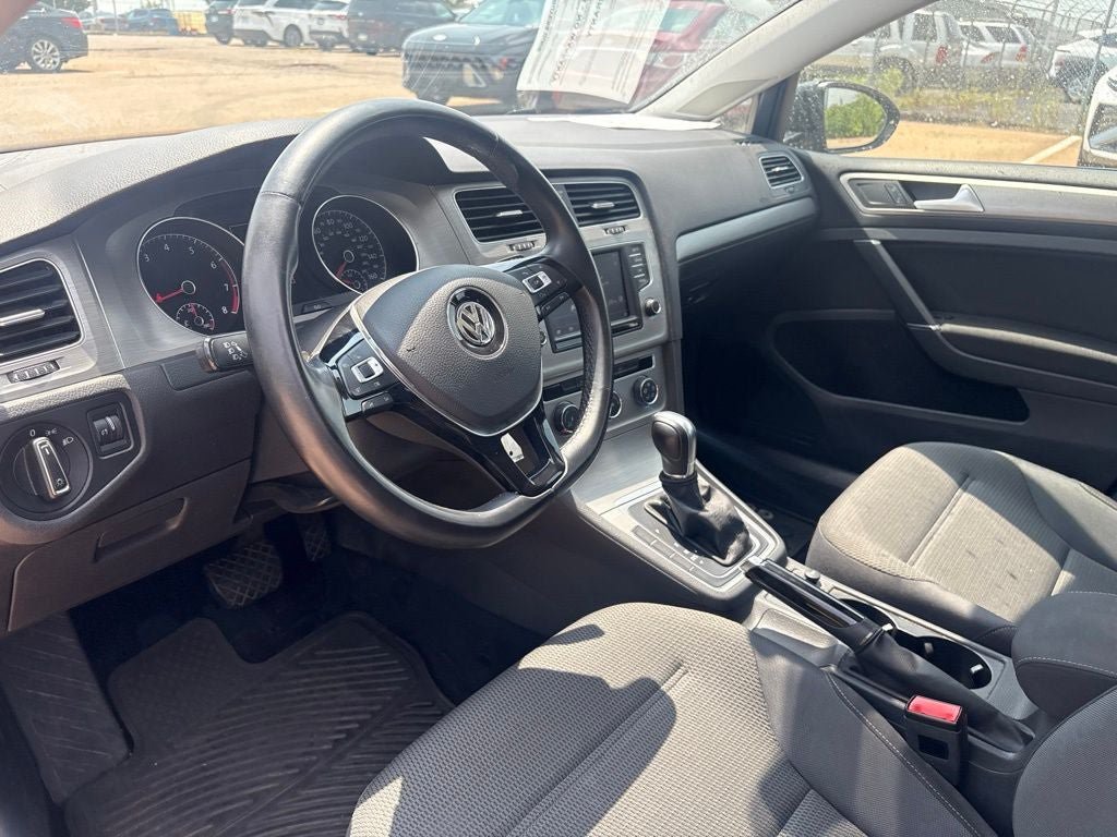 Used 2016 Volkswagen Golf S FWD image 9