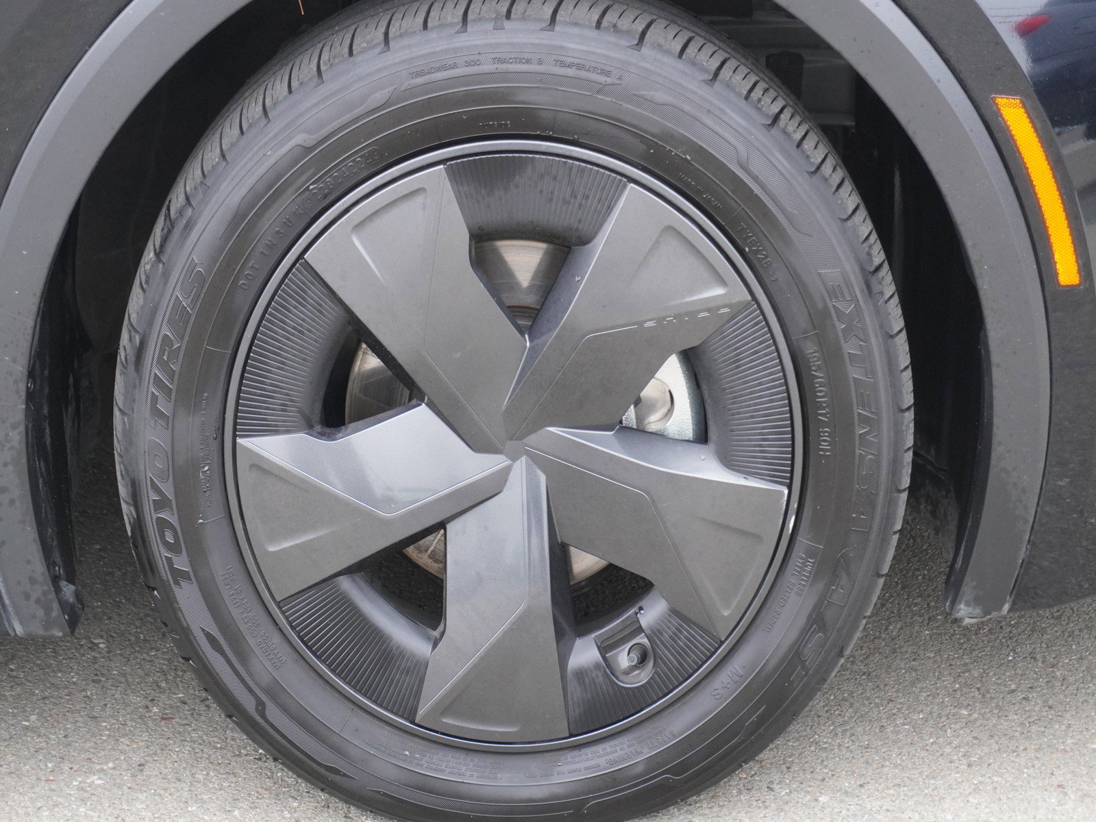 Used 2024 Toyota Prius LE image 5