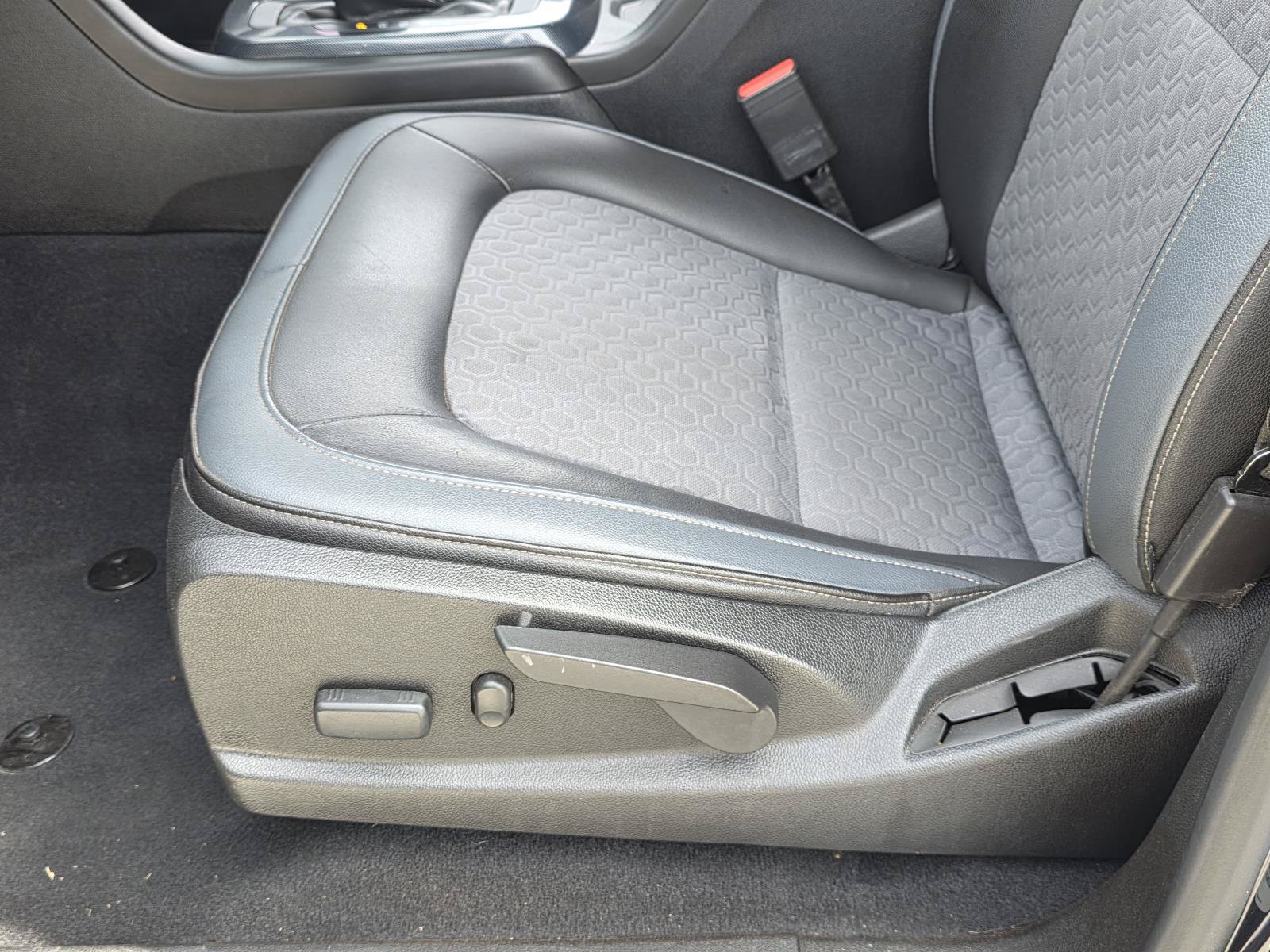 Used 2019 Chevrolet Colorado Z71 RWD image 14