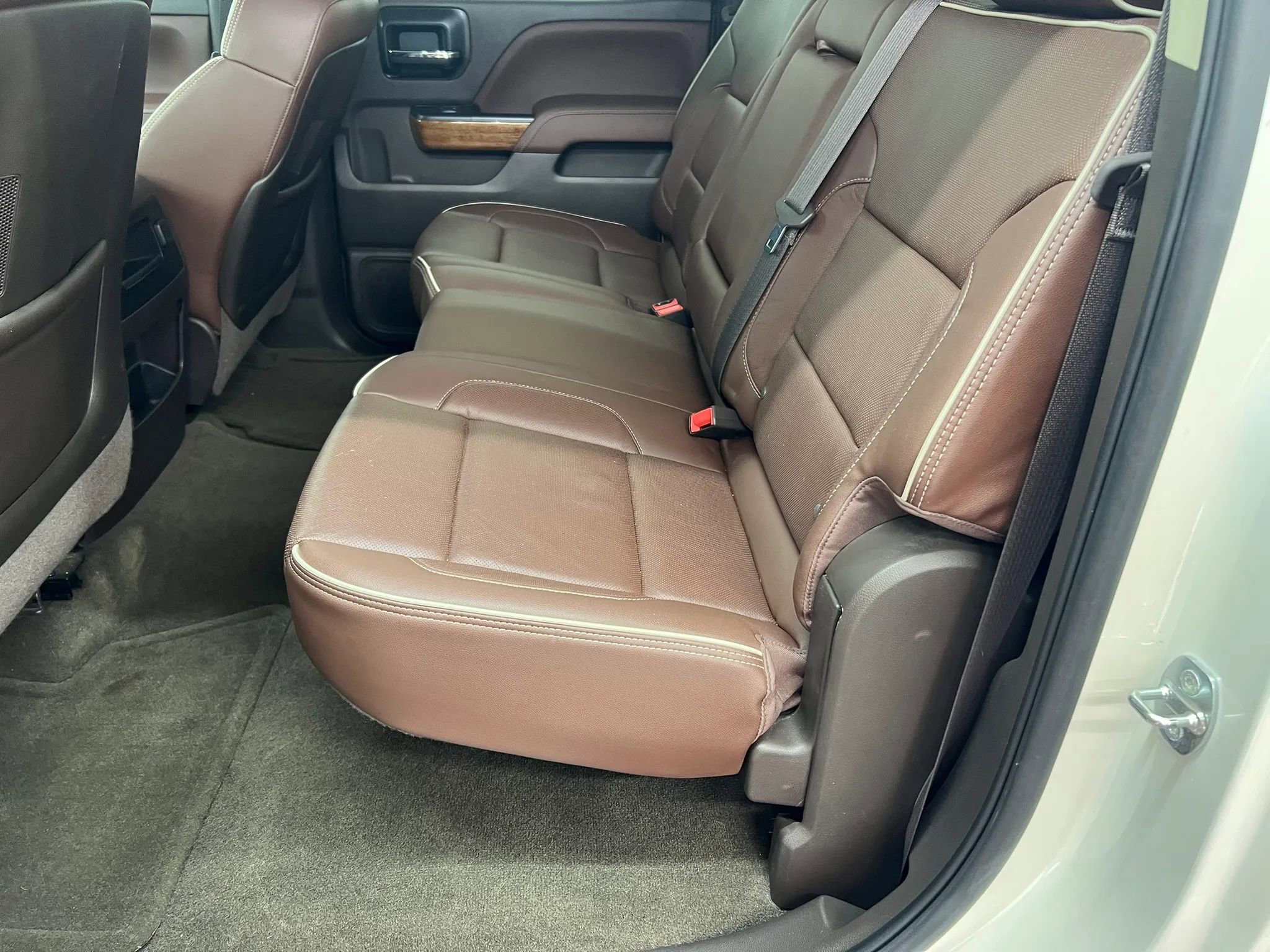 Used 2014 Chevrolet Silverado 1500 High Country w/ High Country Premium Package image 11