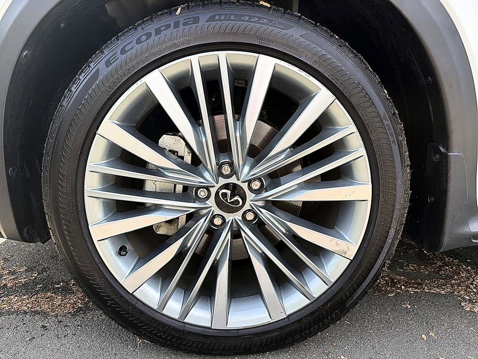 Certified 2024 INFINITI QX50 Sensory image 8