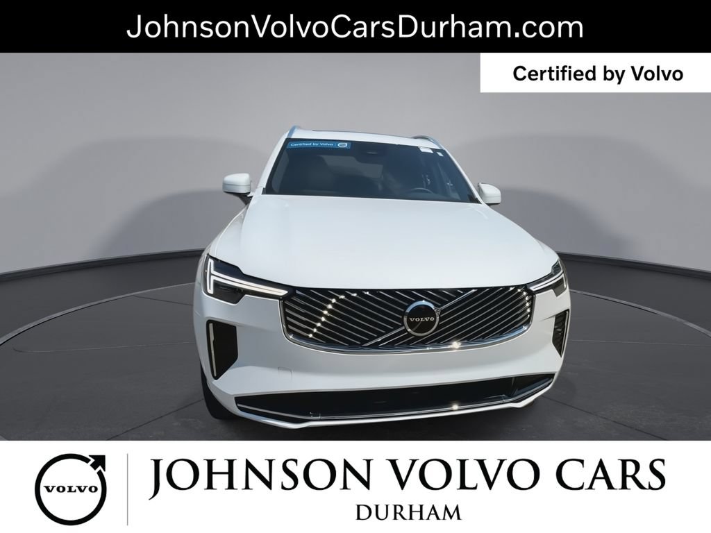 Certified 2025 Volvo XC90 B5 Core AWD/4WD image 3