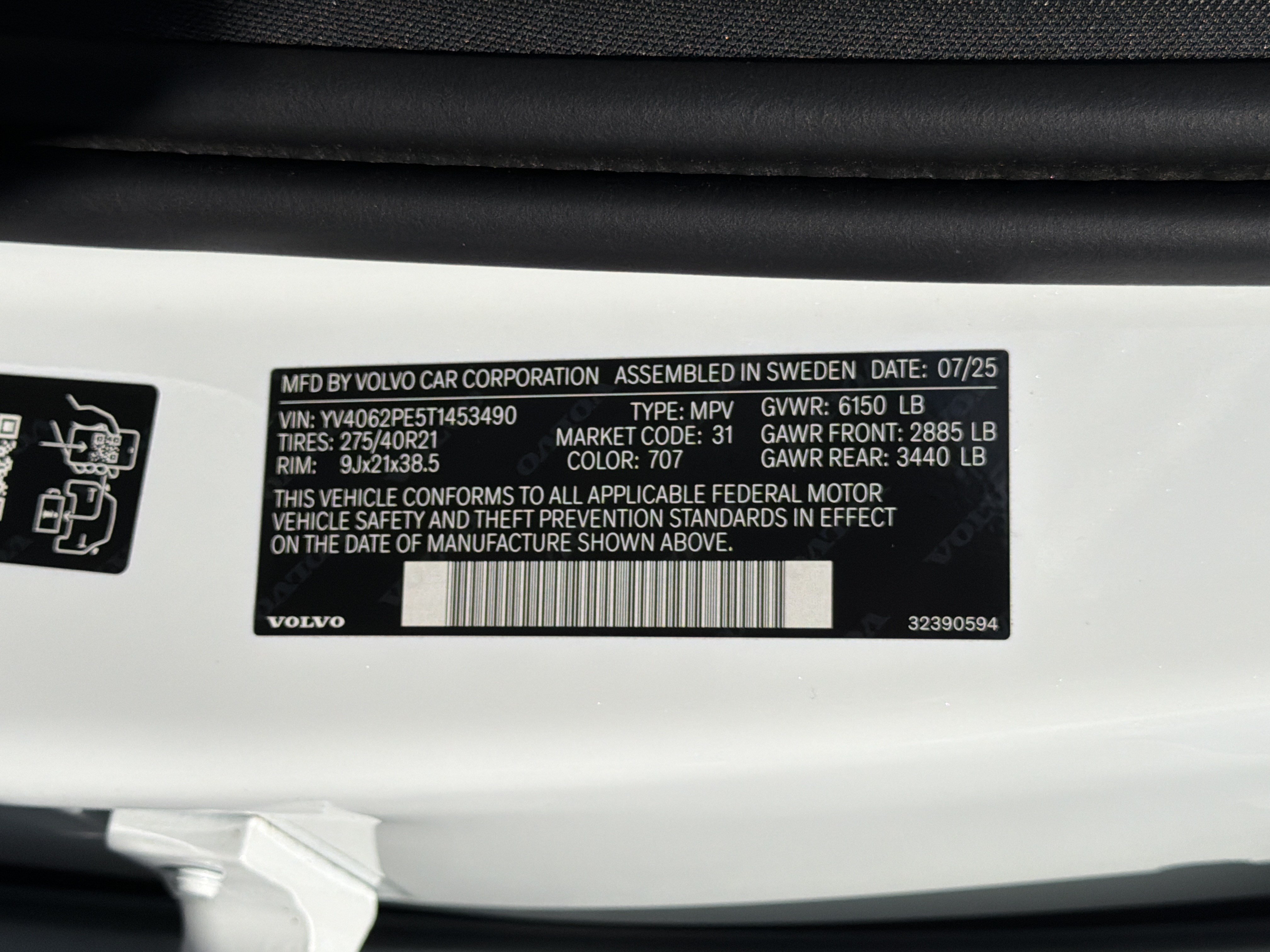 Certified 2026 Volvo XC90 B6 Plus w/ Protection Package Premier AWD/4WD image 3
