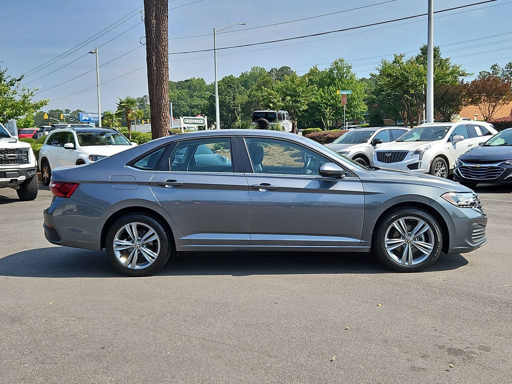 Used 2024 Volkswagen Jetta SE FWD image 8