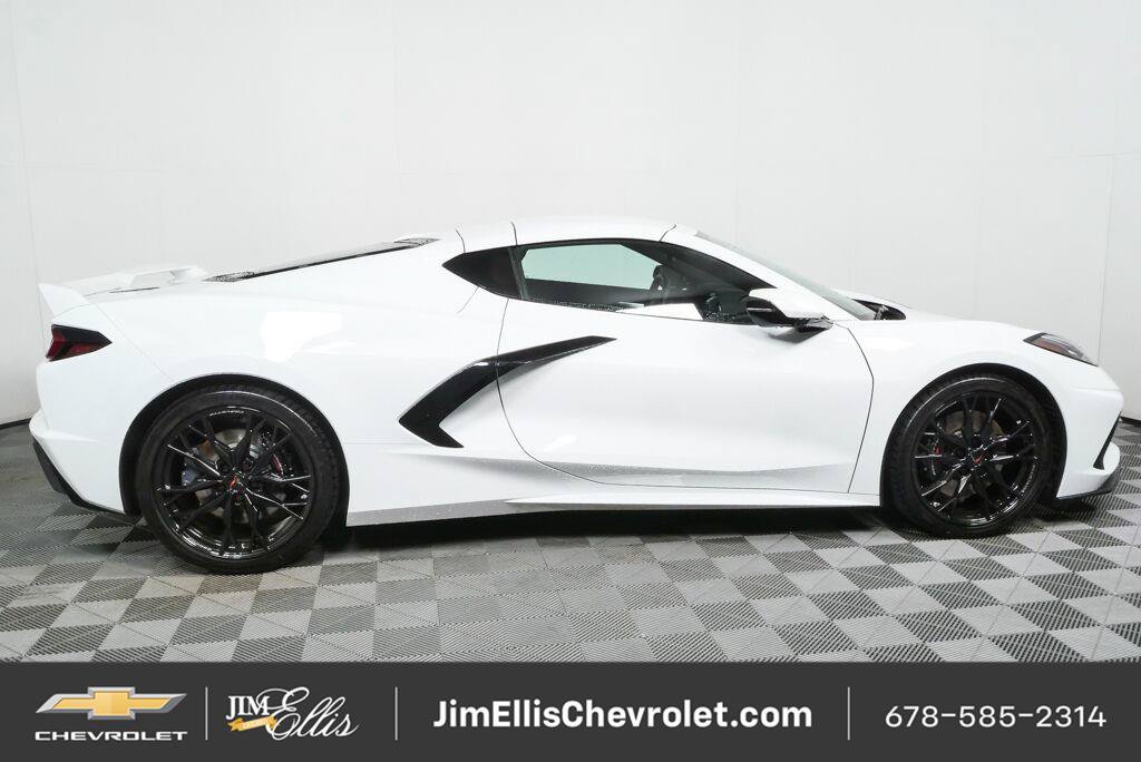 Used 2024 Chevrolet Corvette Stingray Preferred Cpe w/ Z51 Performance Package RWD image 2
