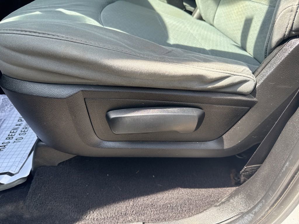 Used 2013 RAM 1500 Classic SLT w/ Premium Display Pkg image 13