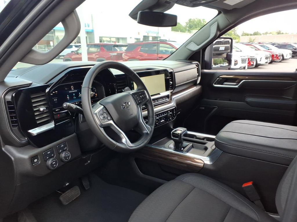 Used 2025 Chevrolet Silverado 1500 RST w/ All Star Edition Plus AWD/4WD image 10