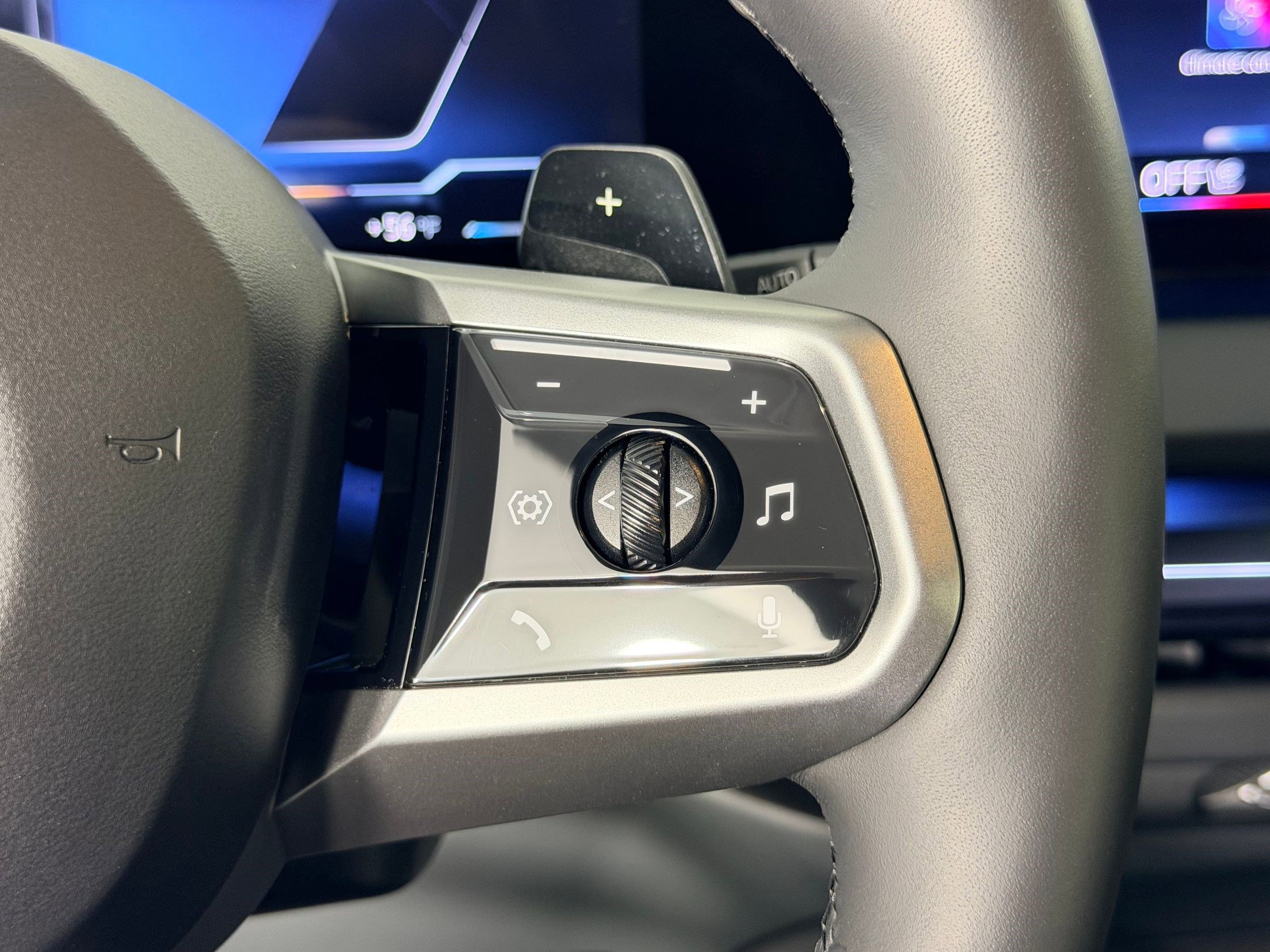 Certified 2025 BMW X3 xDrive30i w/ Premium Package image 23