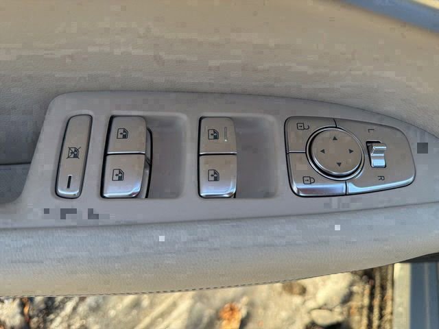 Used 2026 Genesis G70 2.5T image 16