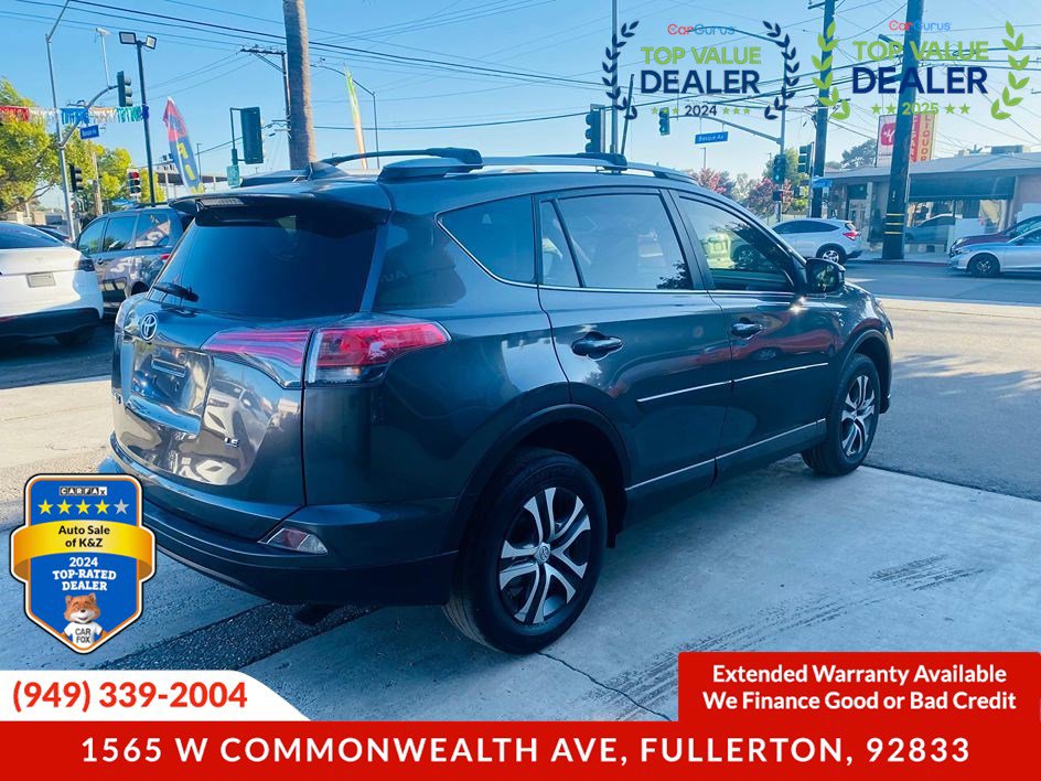 Used 2018 Toyota RAV4 LE w/ Carpet Mat Package image 11