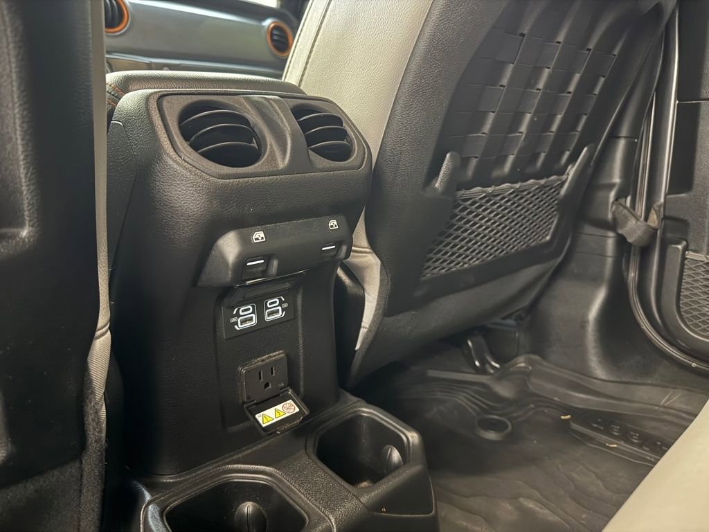 Used 2022 Jeep Gladiator Mojave w/ Cold Weather Group image 18