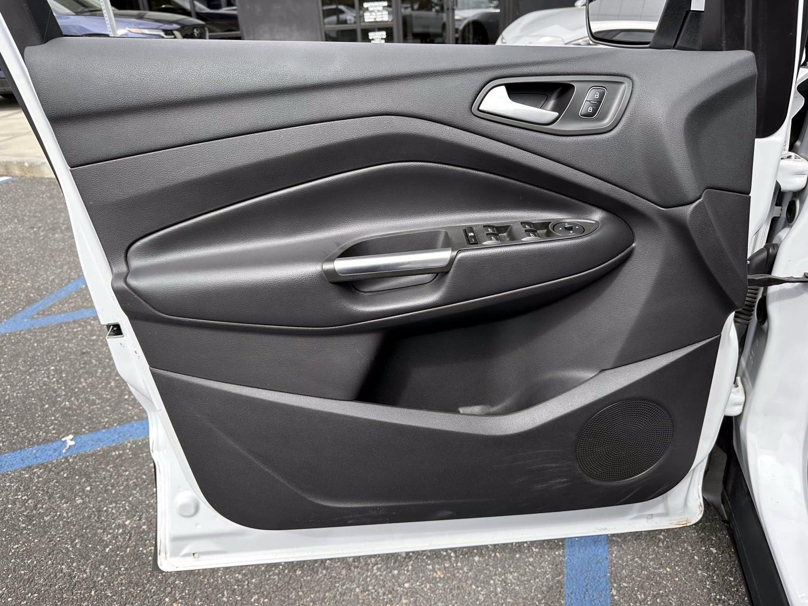Used 2018 Ford Escape SE w/ SE Sync 3 Package AWD/4WD image 8