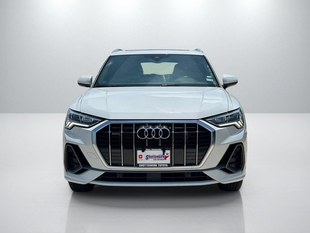 Used 2024 Audi Q3 2.0T Premium AWD/4WD image 2