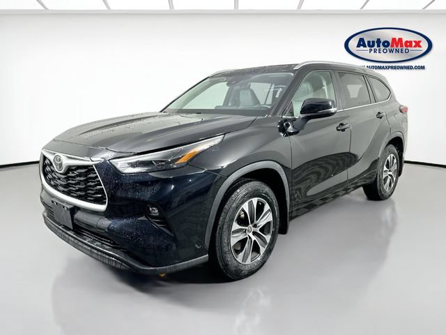 Used 2023 Toyota Highlander XLE AWD/4WD image 5