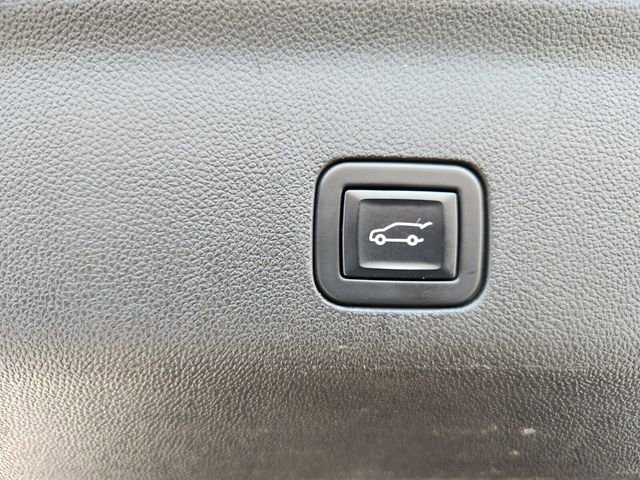 Used 2023 Chevrolet Suburban Z71 w/ Luxury Package image 20