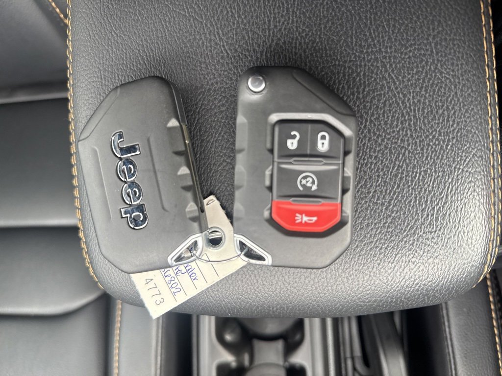 Certified 2024 Jeep Wrangler Sahara w/ Technology Group image 27