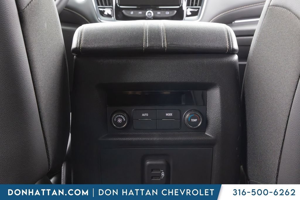 Used 2023 Chevrolet Traverse LT FWD image 17