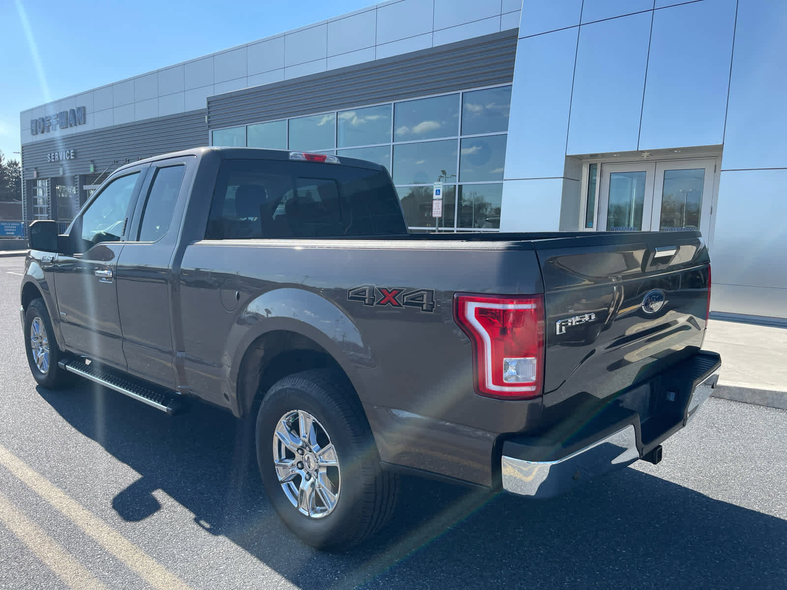 Used 2017 Ford F150 XLT w/ Equipment Group 302A Luxury image 3