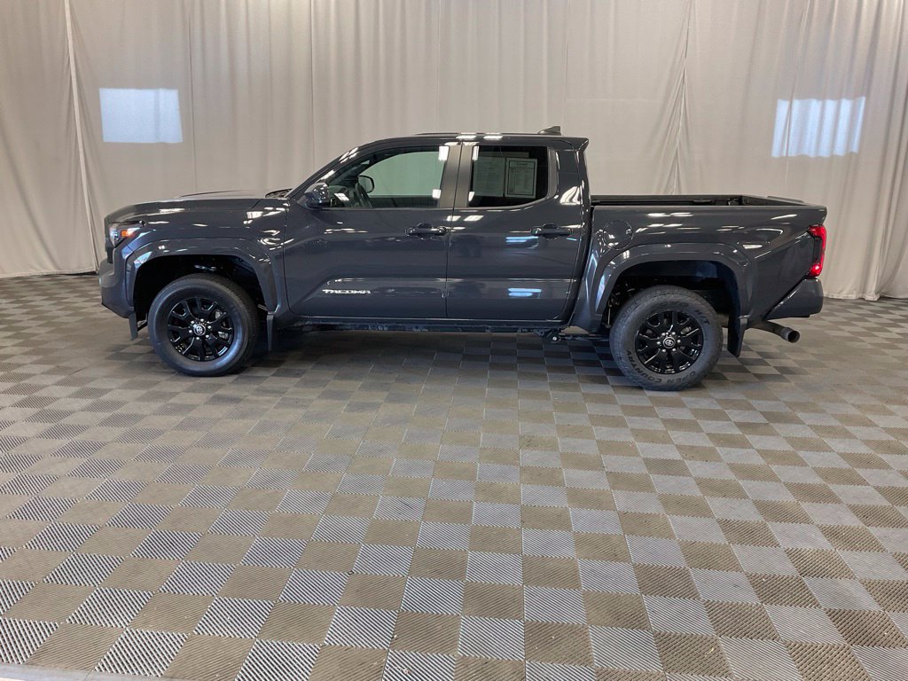 Used 2025 Toyota Tacoma SR5 AWD/4WD image 3