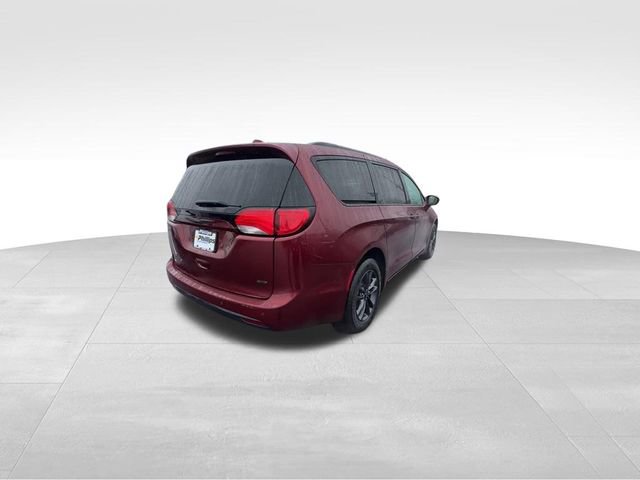 Used 2020 Chrysler Pacifica Touring-L image 10