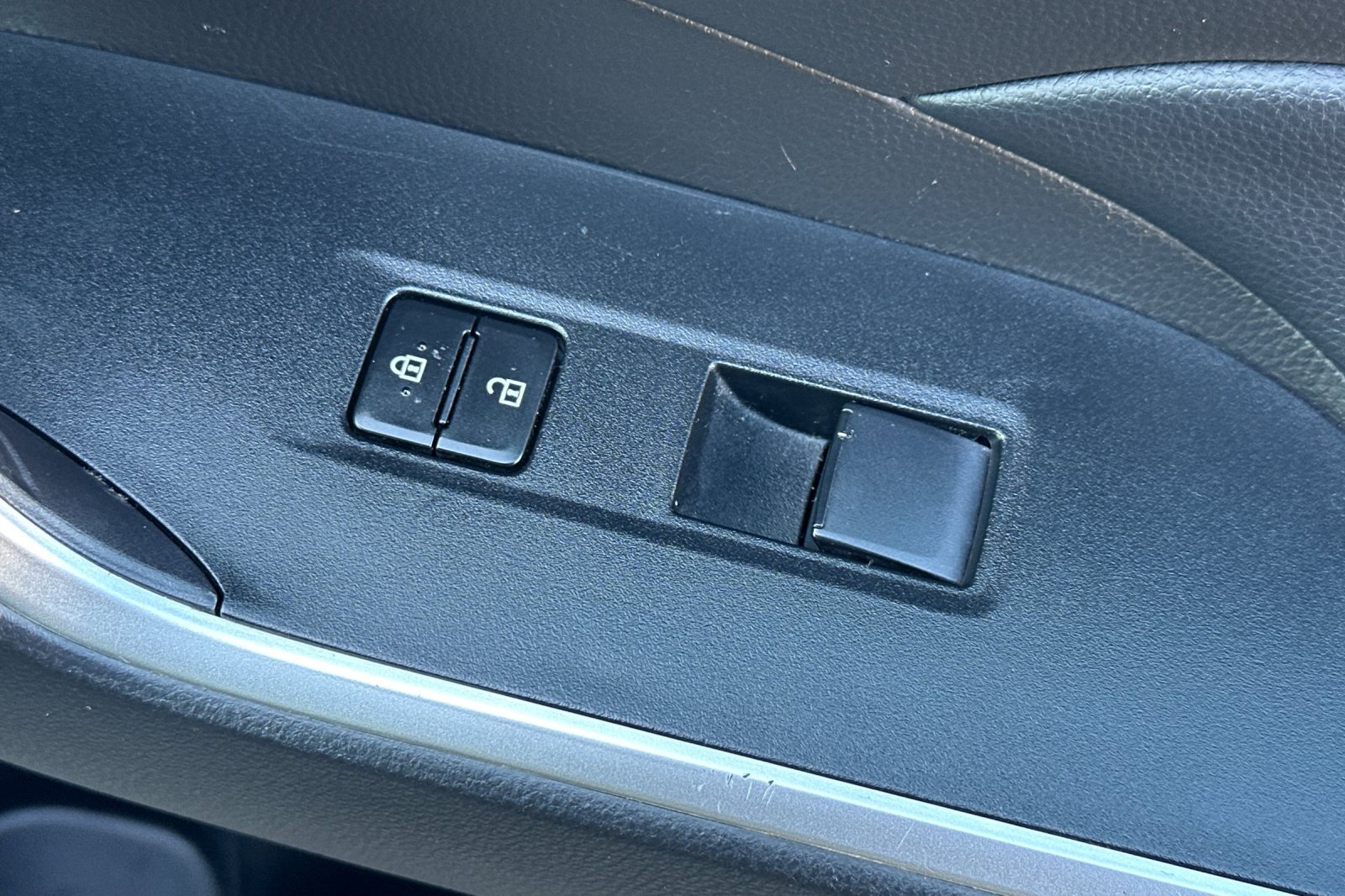 Used 2024 Toyota RAV4 LE image 22