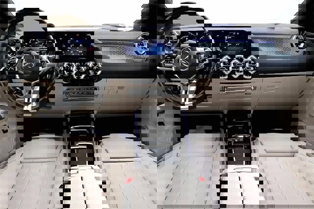 Certified 2025 Mercedes-Benz GLA 250 4MATIC image 10