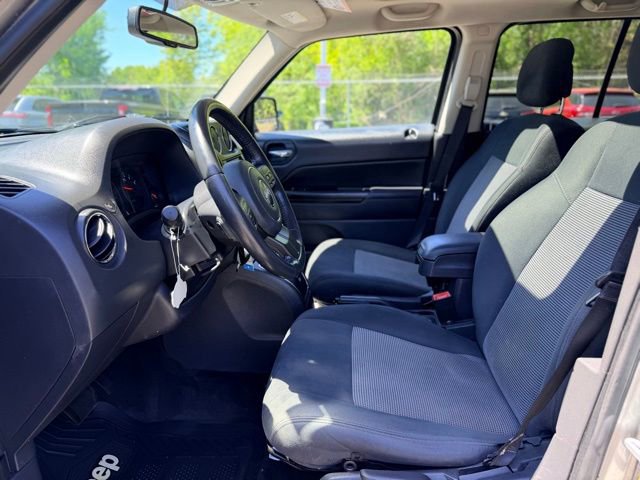 Used 2013 Jeep Patriot Latitude w/ Sun/Sound Group FWD image 5