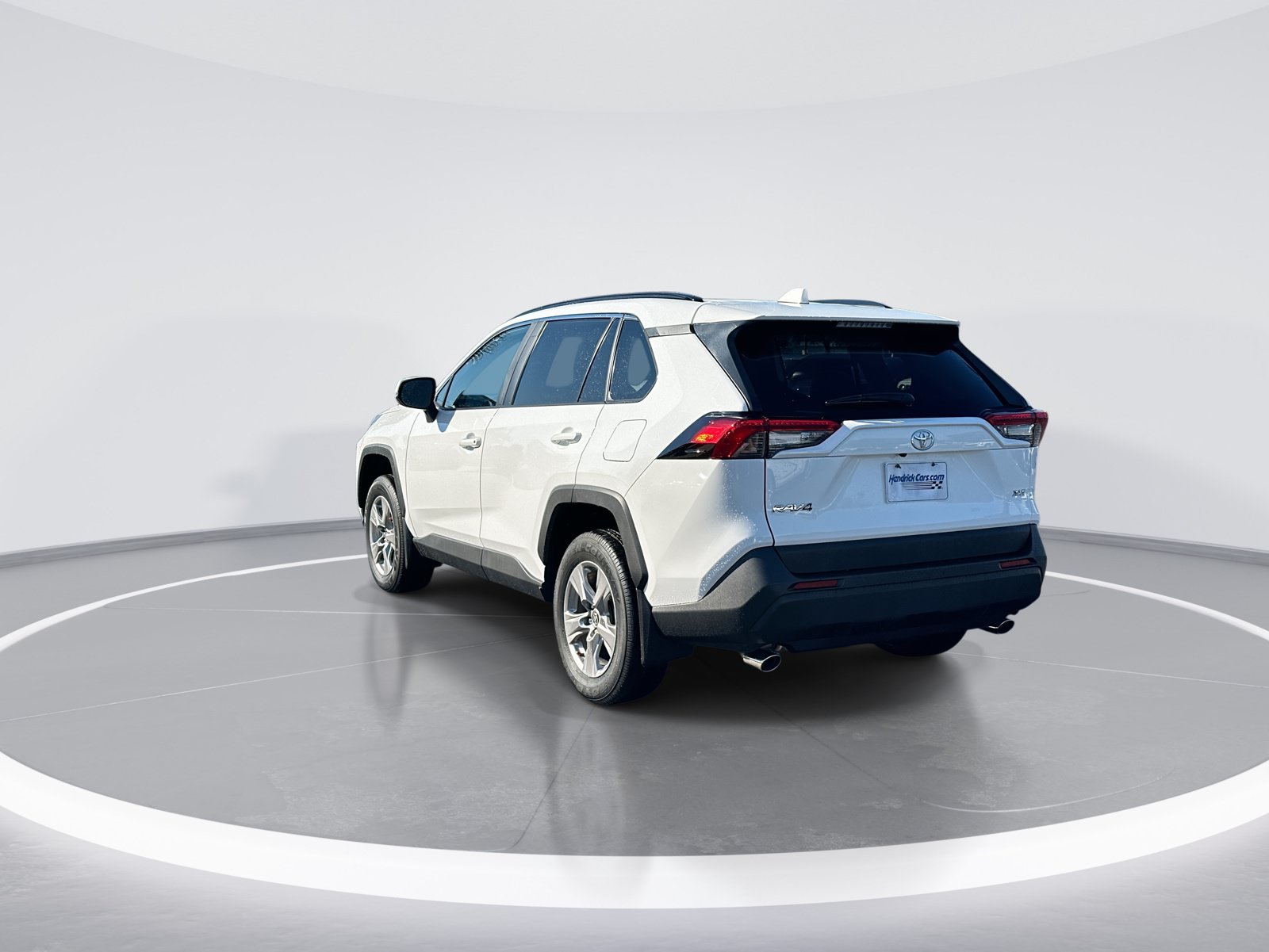 Used 2025 Toyota RAV4 XLE w/ Convenience Package FWD image 7