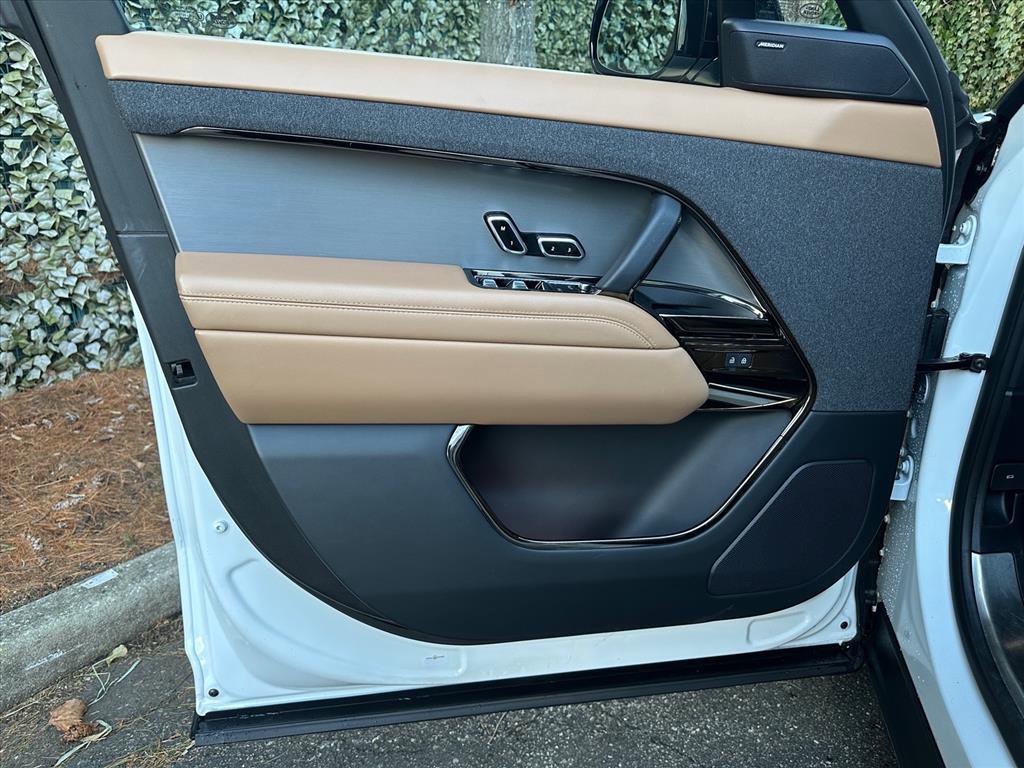 Used 2023 Land Rover Range Rover Sport SE image 19