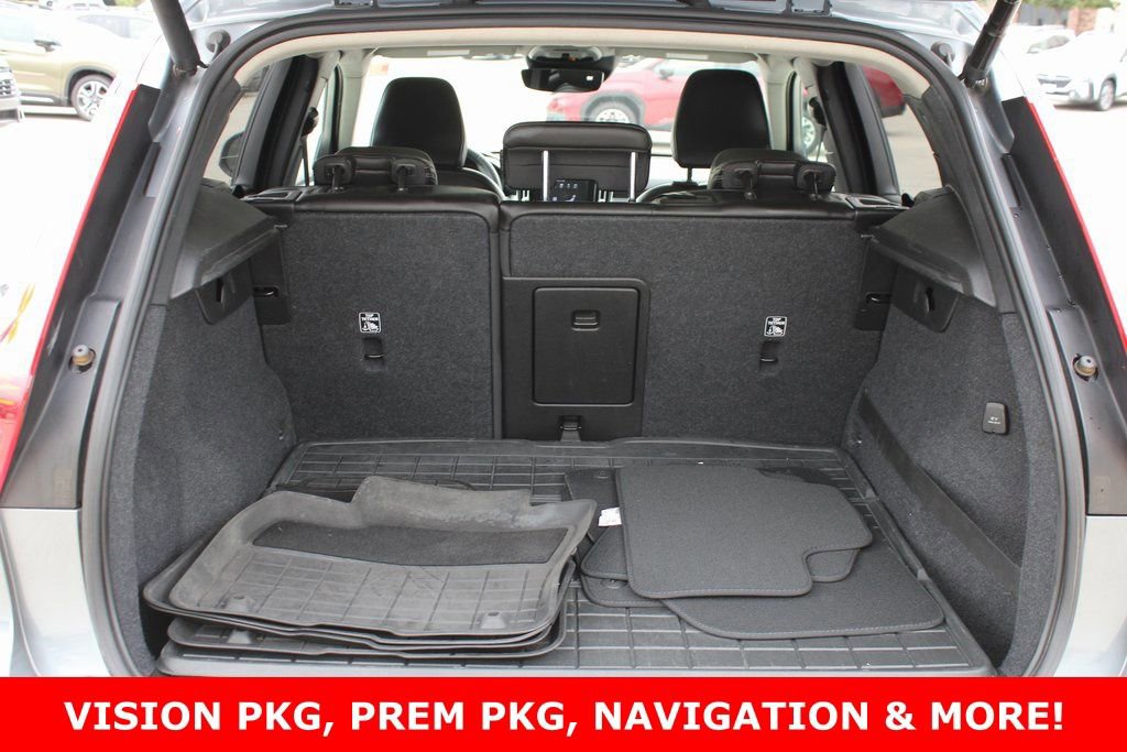 Used 2019 Volvo XC40 T5 Momentum image 26