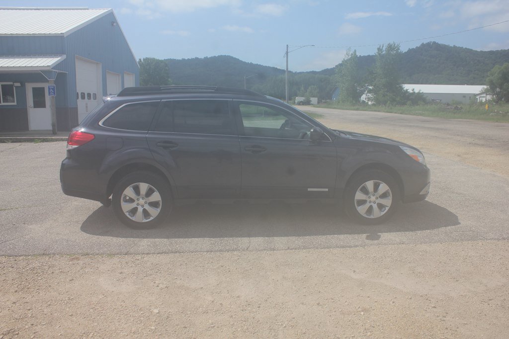 Used 2011 Subaru Outback 2.5i Limited AWD/4WD image 4
