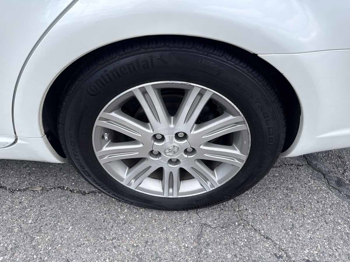 Used 2007 Toyota Avalon Limited FWD image 9