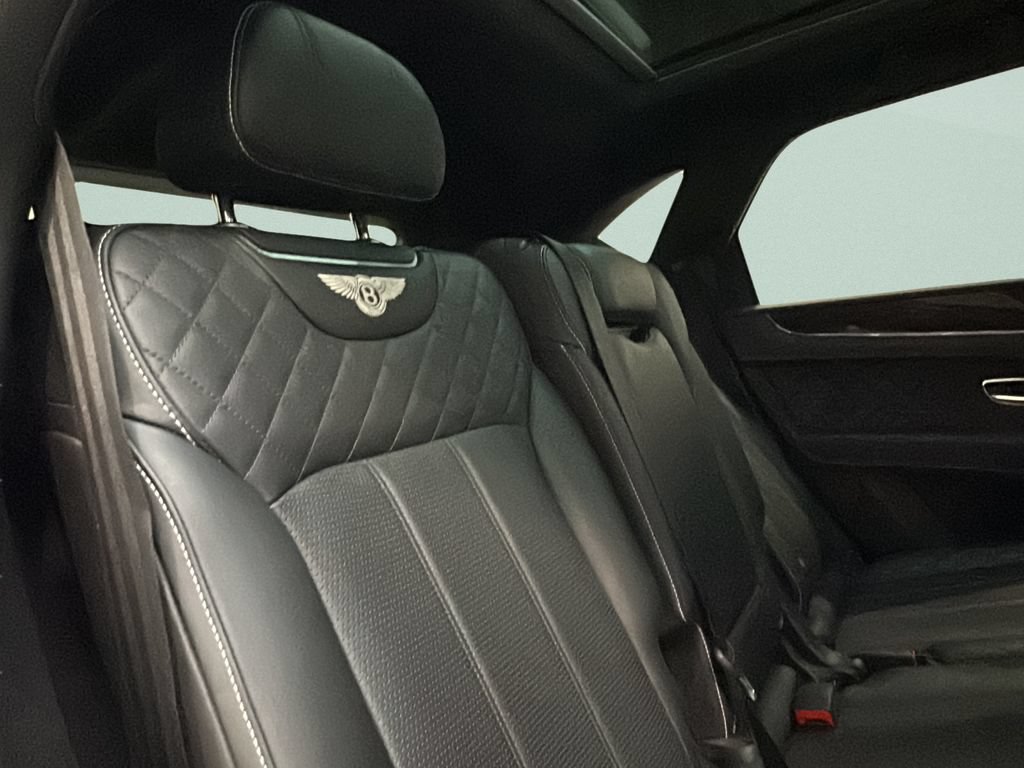 Used 2018 Bentley Bentayga Activity AWD/4WD image 16