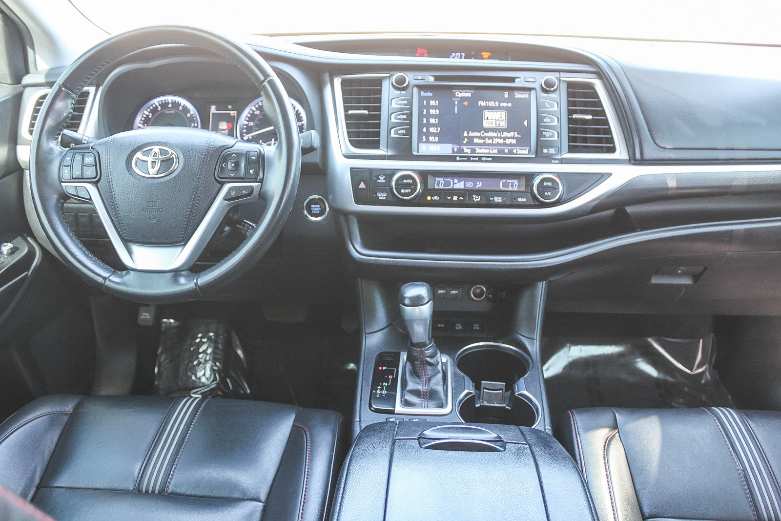 Used 2019 Toyota Highlander SE image 14