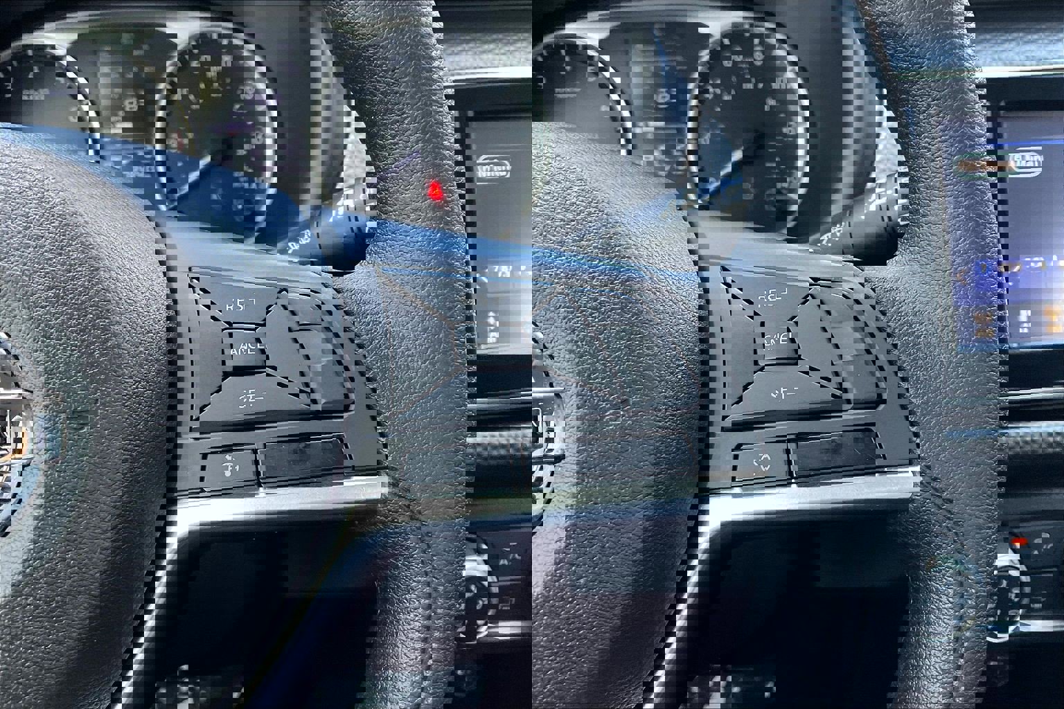 Used 2020 Nissan Kicks S FWD image 11