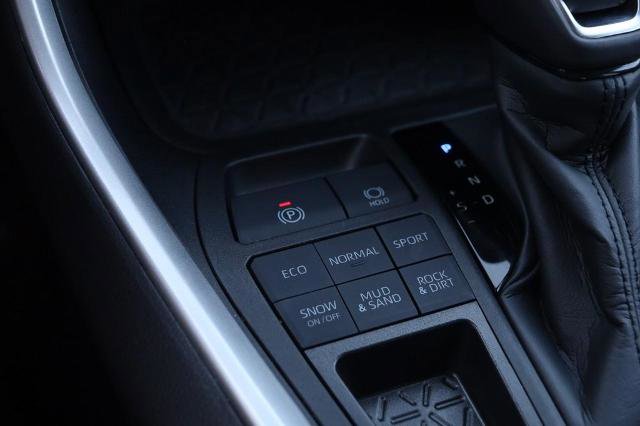 Used 2023 Toyota RAV4 XLE Premium AWD/4WD image 20