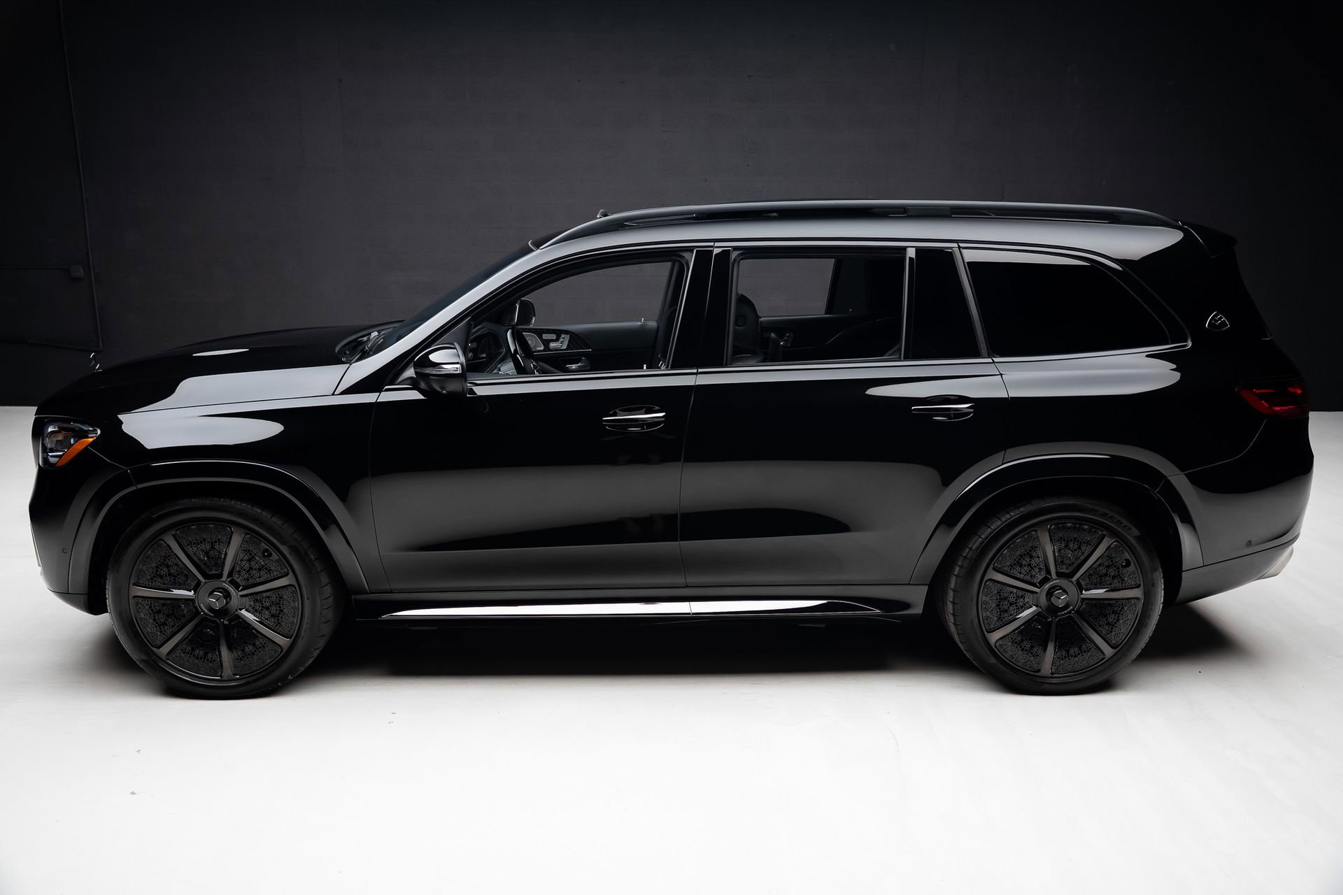 Used 2025 Mercedes-Benz Maybach GLS 600 4MATIC image 16