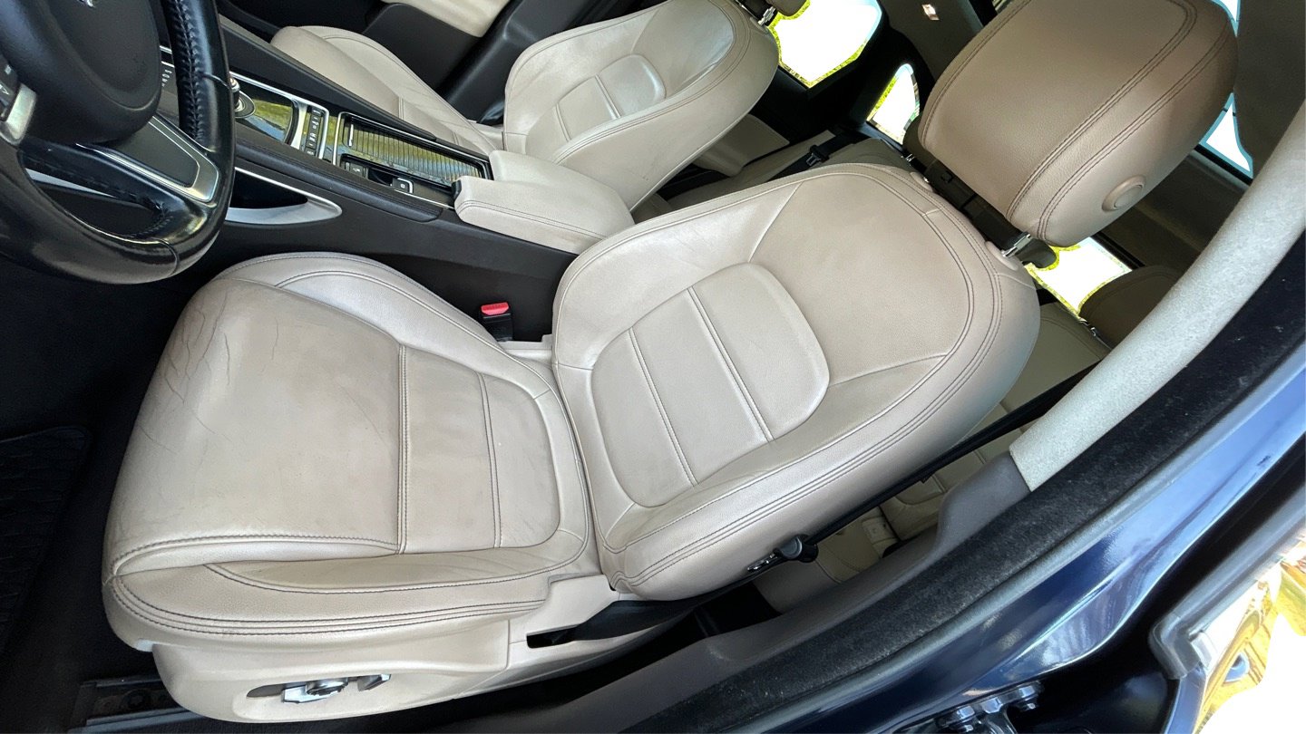 Used 2019 Jaguar F-PACE Prestige image 11