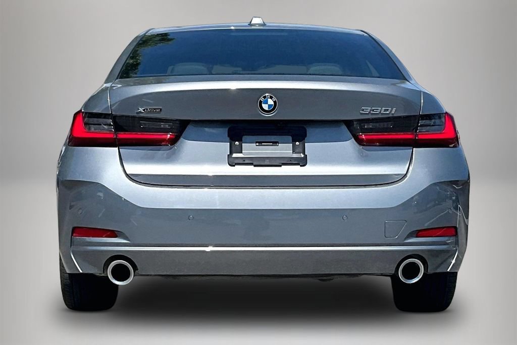 Used 2026 BMW 330i xDrive Sedan AWD/4WD image 4